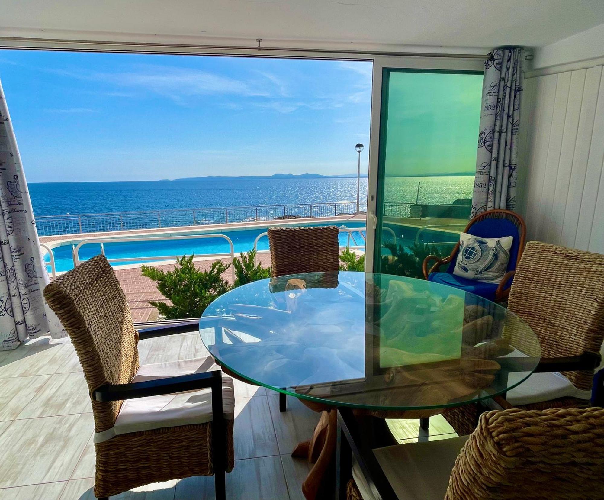 Magnifique Appartement En Front De Mer, Caneylles Roses Buitenkant foto