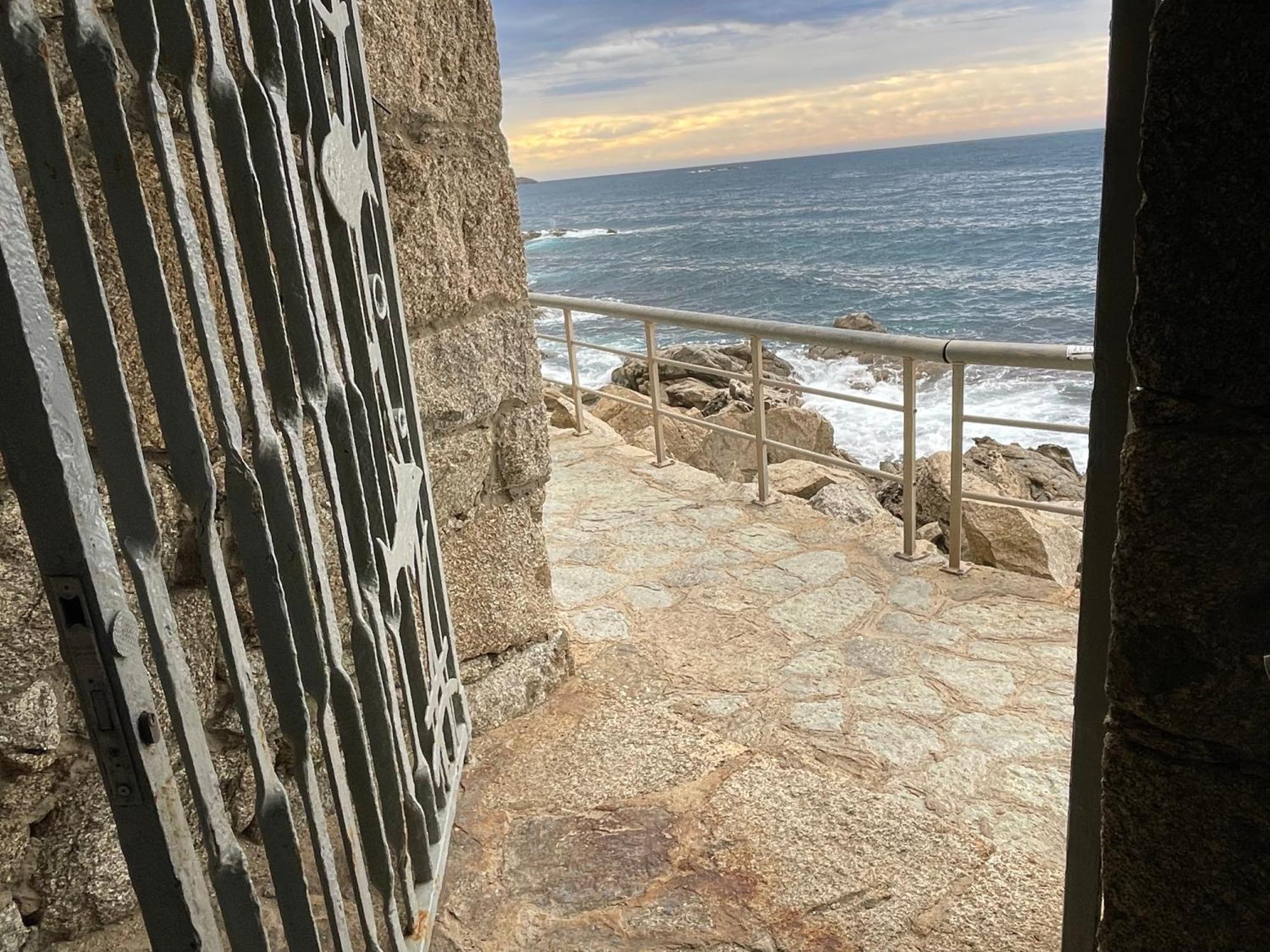 Magnifique Appartement En Front De Mer, Caneylles Roses Buitenkant foto